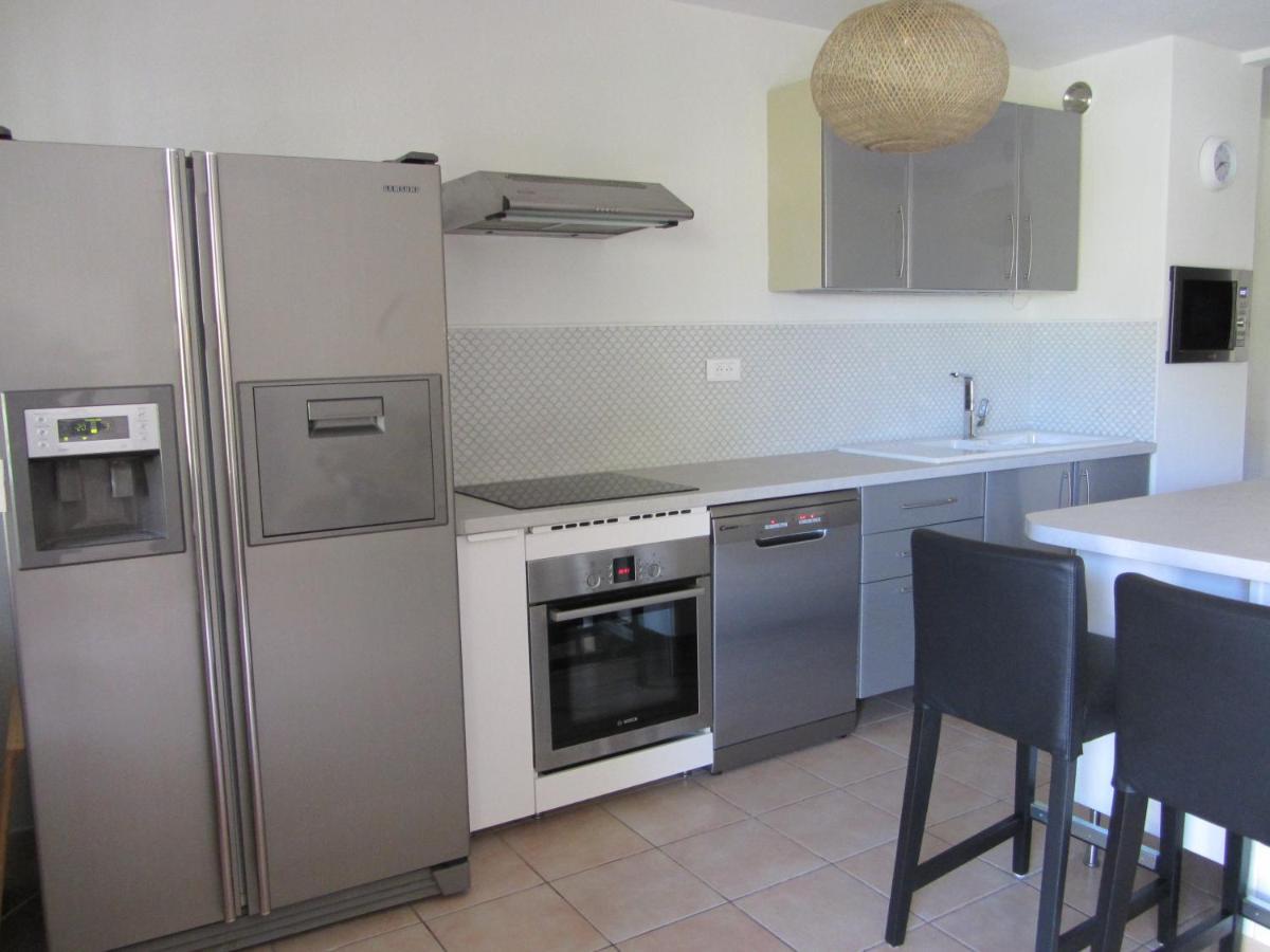 Appartement Les Cigales Rez De Jardin A 10Mn Des Plus Belles Plages Hyeres Exterior photo