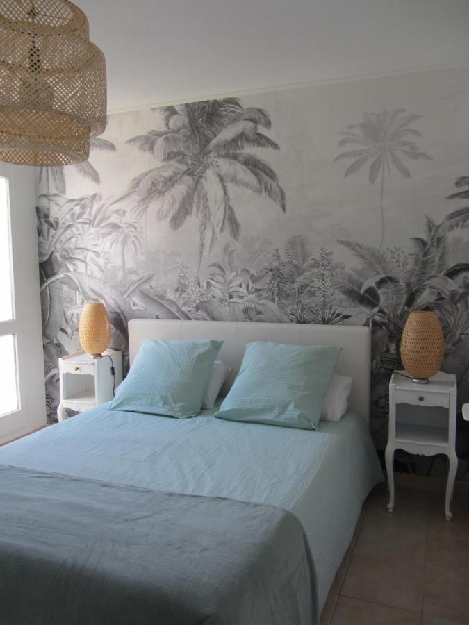Appartement Les Cigales Rez De Jardin A 10Mn Des Plus Belles Plages Hyeres Exterior photo